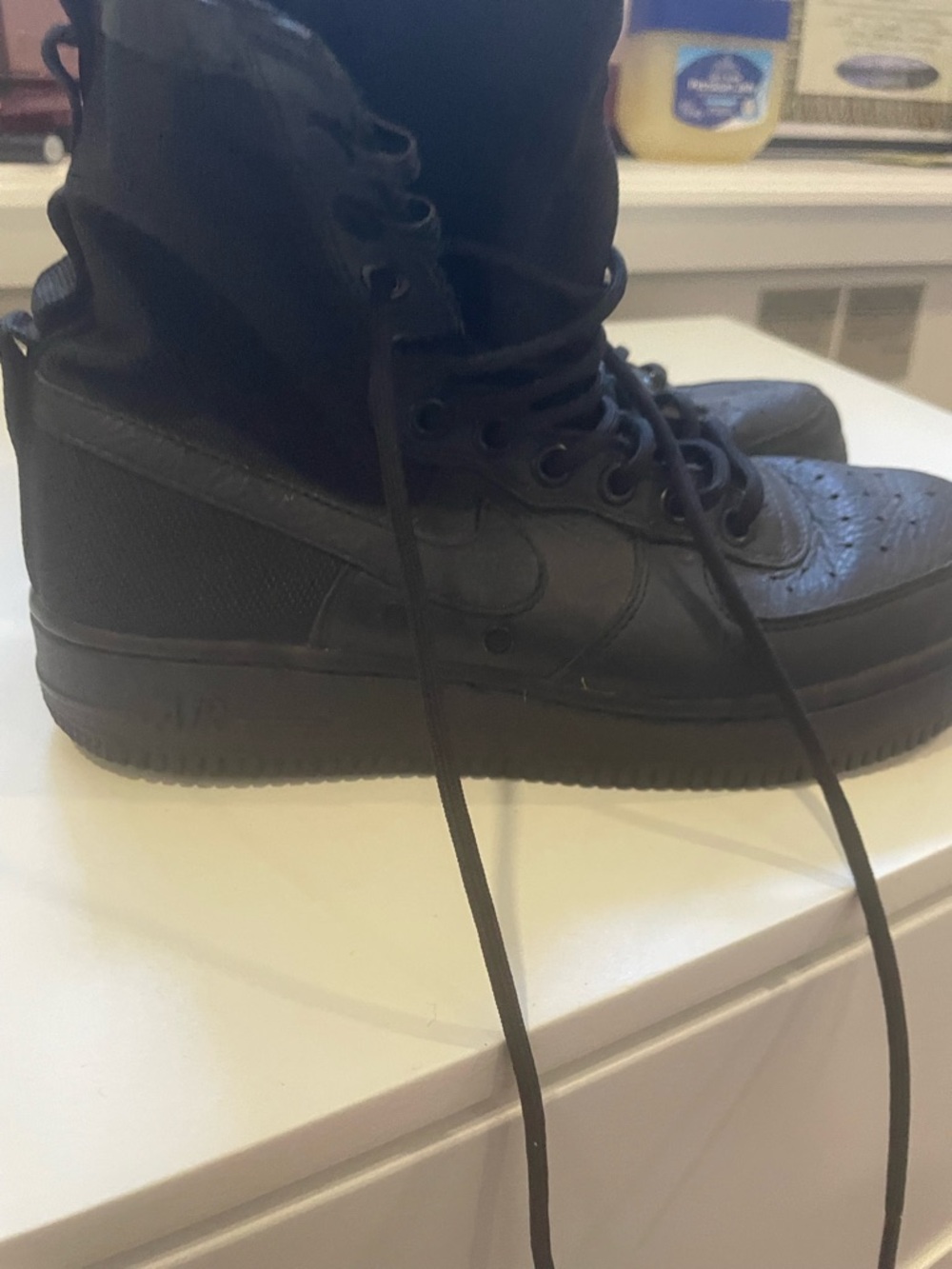 Nike - Black High-Top Men's Sneakers